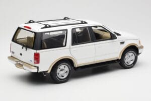 Ford Expedition Eddie Bauer Bianco UT Models 1:18 22712 Pressofusione — immagine 3 di 8
