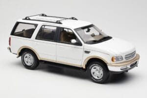 Ford Expedition Eddie Bauer Bianco UT Models 1:18 22712 Pressofusione — immagine 6 di 8