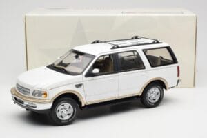 Ford Expedition Eddie Bauer Bianco UT Models 1:18 22712 Pressofusione — immagine 8 di 8