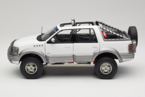 Ford Expedition Himalaya White AUTOart 1:18 72781 Pressofusione — immagine 4 di 8