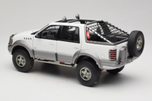 Ford Expedition Himalaya White AUTOart 1:18 72781 Pressofusione — immagine 7 di 8