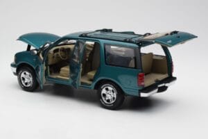 Ford Expedition XLT Verde Metallizzato UT Models 1:18 22717 Pressofusione — immagine 5 di 8