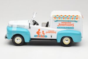 Ford F-1 Howard Johnson's Ice Cream Road Signature 1:18 92229 Pressofusione — immagine 3 di 6