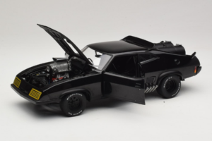 Ford Falcon XB Interceptor Mad Max 2 The Road Warrior AUTOart 1:18 72745 Pressofusione — immagine 2 di 8