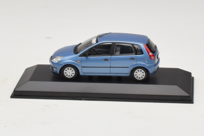 Ford Fiesta Mk5 4-Door Blu Chiaro Minichamps 1:43 FIESTA002 Pressofusione