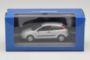 Ford Focus Mk1 3-Door Argento Minichamps 1:43 FOCUS005 Pressofusione — immagine 5 di 5