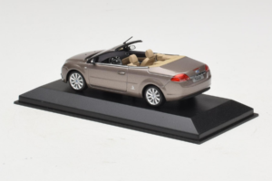 Ford Focus Mk2 CC Grigio Minichamps 1:43 FORD005 Pressofusione — immagine 3 di 4