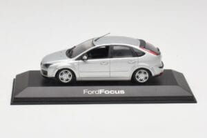 Ford Focus Mk2 Moondust Argento Minichamps 1:43 FOCUS002 Pressofusione