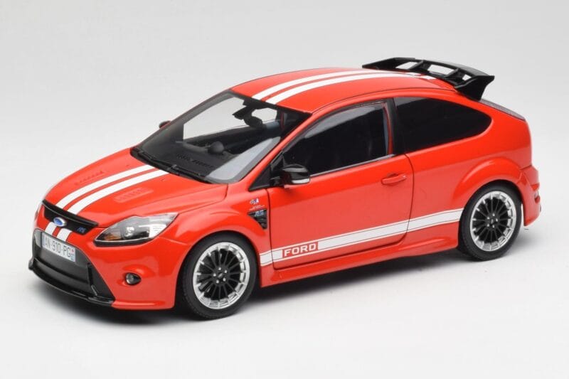 Ford Focus RS LM Classic Edition Race Red 1967 Ford Mk IV Tribute Minichamps 1:18 100080067 Pressofusione