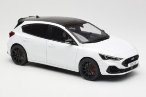 Ford Focus ST Mk4 Frozen Bianco MCG 1:18 MCG18453 Pressofusione — immagine 4 di 6