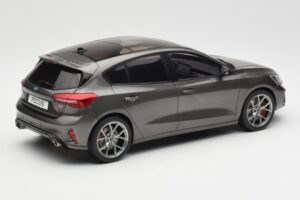 Ford Focus ST Mk4 Grigio MCG 1:18 MCG18454 Pressofusione — immagine 2 di 6