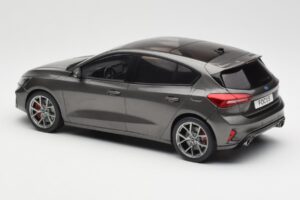 Ford Focus ST Mk4 Grigio MCG 1:18 MCG18454 Pressofusione — immagine 5 di 6