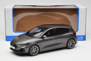 Ford Focus ST Mk4 Grigio MCG 1:18 MCG18454 Pressofusione — immagine 6 di 6
