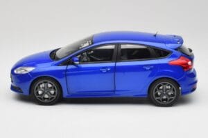 Ford Focus ST Mk2 Blue Metallic Minichamps 1:18 110082001 Pressofusione — immagine 4 di 8