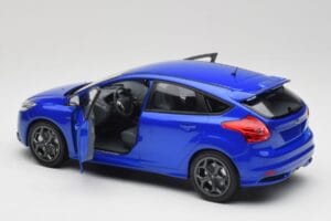 Ford Focus ST Mk2 Blue Metallic Minichamps 1:18 110082001 Pressofusione — immagine 5 di 8