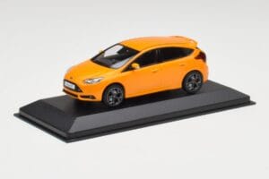 Ford Focus ST Mk3 Tangerine Scream Minichamps 1:43 FOCUS001 Pressofusione — immagine 2 di 4