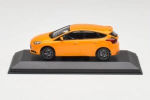 Ford Focus ST Mk3 Tangerine Scream Minichamps 1:43 FOCUS001 Pressofusione