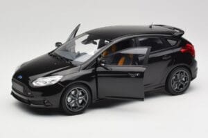 Ford Focus ST Mk2 Panther Black Metallic Minichamps 1:18 110082000 Pressofusione — immagine 2 di 8