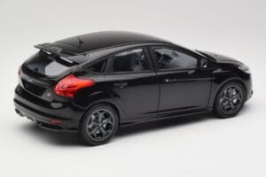 Ford Focus ST Mk2 Panther Black Metallic Minichamps 1:18 110082000 Pressofusione — immagine 3 di 8