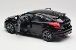 Ford Focus ST Mk2 Panther Black Metallic Minichamps 1:18 110082000 Pressofusione — immagine 5 di 8