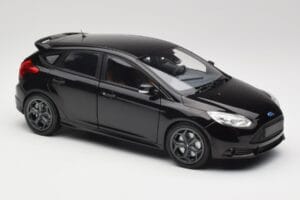 Ford Focus ST Mk2 Panther Black Metallic Minichamps 1:18 110082000 Pressofusione — immagine 6 di 8