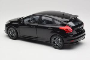 Ford Focus ST Mk2 Panther Black Metallic Minichamps 1:18 110082000 Pressofusione — immagine 7 di 8