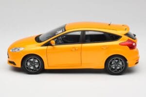 Ford Focus ST Mk2 Tangerine Scream Minichamps 1:18 110082005 Pressofusione — immagine 4 di 8