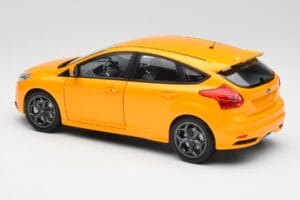 Ford Focus ST Mk2 Tangerine Scream Minichamps 1:18 110082005 Pressofusione — immagine 7 di 8