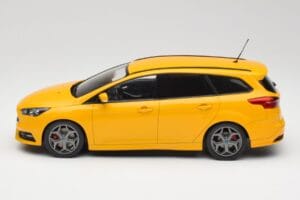 Ford Focus ST Turnier Mk3 Giallo MCG 1:18 MCG18464 Pressofusione — immagine 3 di 6