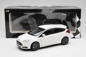 Ford Focus ST Mk2 Bianco Minichamps 1:18 110082004 Pressofusione — immagine 8 di 8