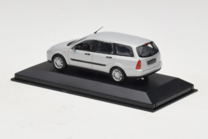 Ford Focus Mk1 Turnier Argento Minichamps 1:43 FOCUS004 Pressofusione — immagine 3 di 5
