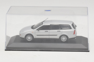 Ford Focus Mk1 Turnier Argento Minichamps 1:43 FOCUS004 Pressofusione — immagine 4 di 5