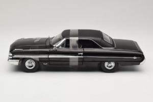 Ford Galaxie 500 Men in Black 3 Movie GreenLight 1:18 15301 Pressofusione — immagine 3 di 6