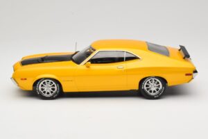 Ford Gran Torino Sport Giallo IXO 1:18 18CMC186 Pressofusione — immagine 3 di 6