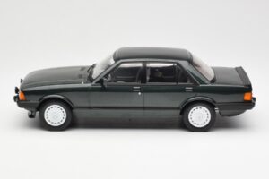 Ford Granada Mk2 2.8 Injection Verde Scuro MCG 1:18 MCG18263 Pressofusione — immagine 3 di 6