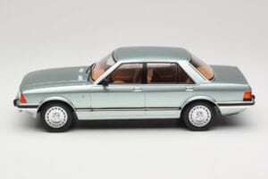 Ford Granada Mk2 2.8 Ghia Light Green Metallic MCG 1:18 MCG18535 Pressofusione — immagine 3 di 6