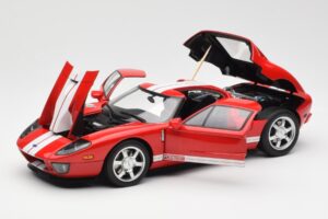 Ford GT Rosso AUTOart 1:18 73021 Pressofusione — immagine 2 di 8