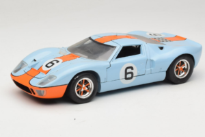 Ford GT40 Gulf #6 J. Ickx / J. Oliver 24 Hours of Le Mans 1969 Revell 1:18 48824 Pressofusione