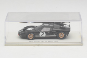 Ford GT40 Mk II #2 B. McLaren / C. Amon Shelby American Winner 24 Hours of Le Mans 1966 Spark 1:43 43LM66-O1 Resina — immagine 4 di 4