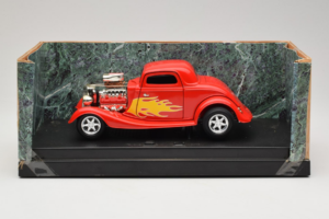 Ford High Tech Rosso con Fiamma American Muscle 1:18 7726 Pressofusione
