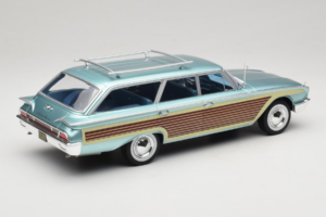 Ford Country Squire Blu MCG 1:18 MCG18049 Pressofusione — immagine 2 di 6