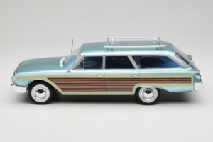 Ford Country Squire Blu MCG 1:18 MCG18049 Pressofusione — immagine 3 di 6
