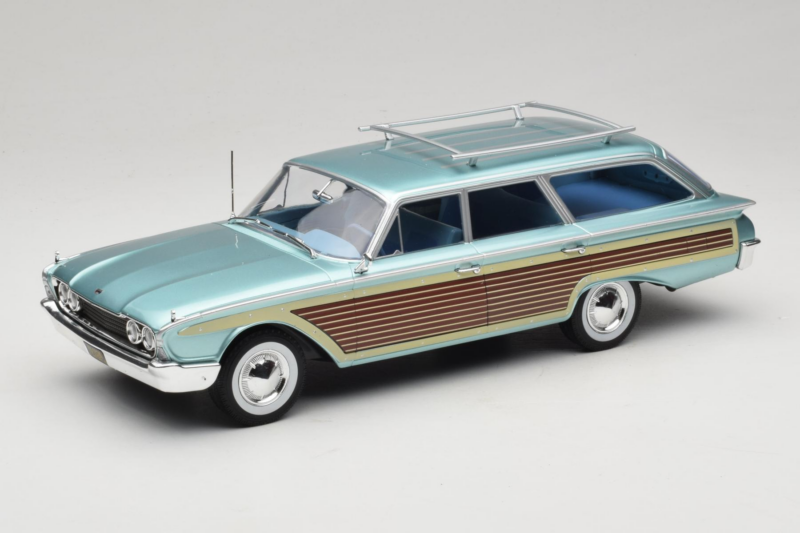 Ford Country Squire Blu MCG 1:18 MCG18049 Pressofusione