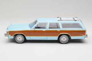 Ford LTD Country Squire Charlie's Angels Movie GreenLight 1:18 19066 Pressofusione — immagine 4 di 8