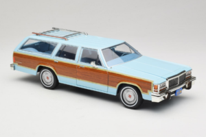 Ford LTD Country Squire Charlie's Angels Movie GreenLight 1:18 19066 Pressofusione — immagine 6 di 8