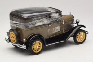 Ford Model A Tudor Chicle Drab Motor City 1:18 41003 Pressofusione — immagine 2 di 6
