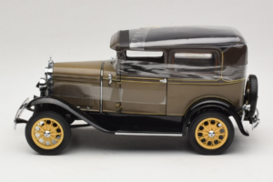 Ford Model A Tudor Chicle Drab Motor City 1:18 41003 Pressofusione — immagine 3 di 6