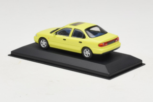 Ford Mondeo Mk1 Citrus Yellow Minichamps 1:43 MIN0821001 Pressofusione — immagine 3 di 4