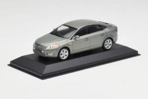 Ford Mondeo Mk3 Sedan Grigio Metallic Minichamps 1:43 IND403086003 Pressofusione — immagine 2 di 4