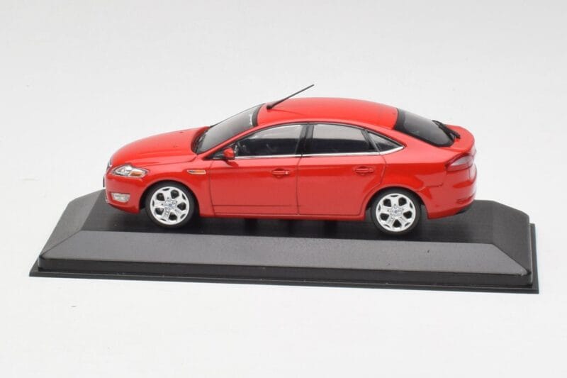 Ford Mondeo Mk4 Colorado Rosso Minichamps 1:43 MONDEO001 Pressofusione